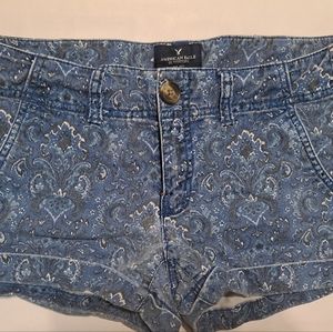 American Eagle Women's Blue Paisley Shorts